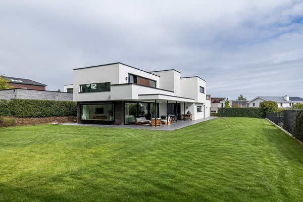 Foto - Te koop: Imposant ontworpen villa uit 2023 die alles te bieden heeft: luxe, comfort en duurzaamheid in de geliefde nieuwbouwwijk Park Hoogveld